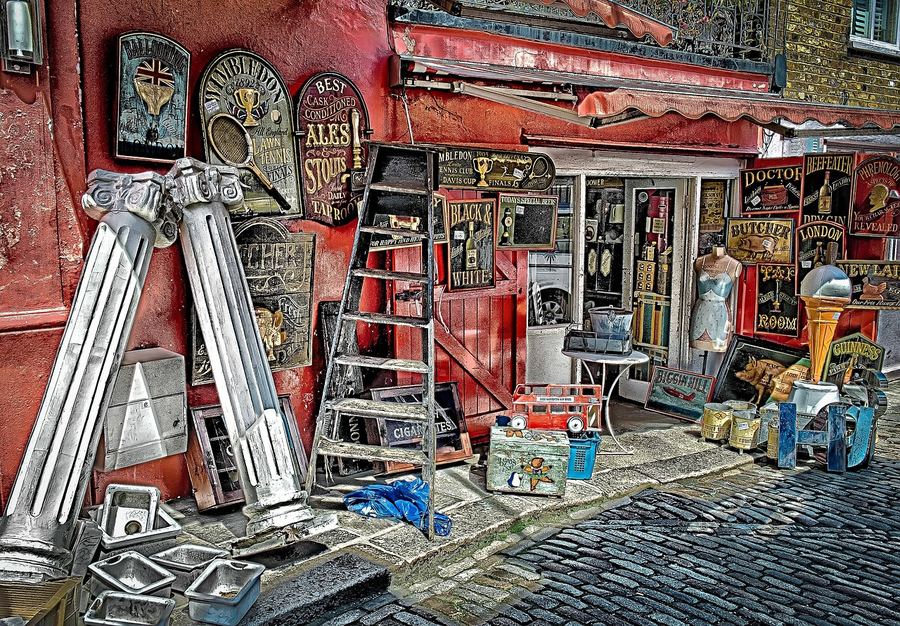 Colourful shopfronts in Notting Hill, London