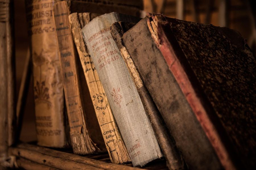 A grand old library reading room